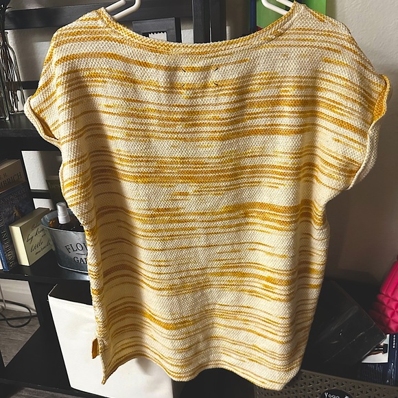 Lou & Grey relaxed fit sweater with cuffed short sleeves and hi/lo hemline - Picture 5 of 8